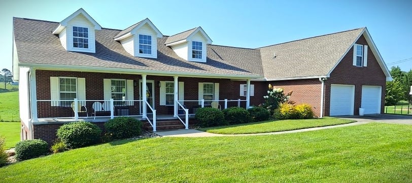 House wash on brick and vinyl siding in Russellville, Tn 37860 Bobs Pressure Washing LLC Whitesburg 