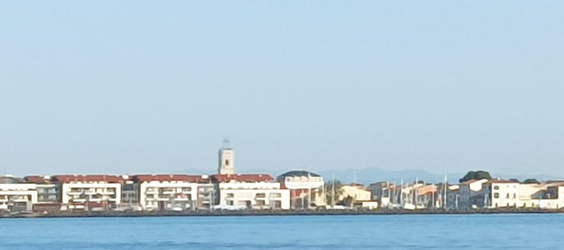 The town of Marseillan at the far end of the étang