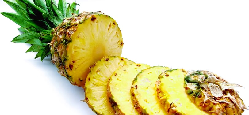 sliced pineapple