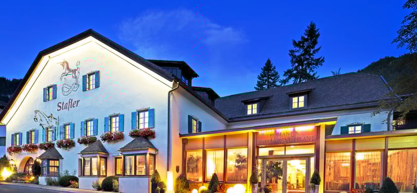 Das Romantik Hotel Stafler am Abend 