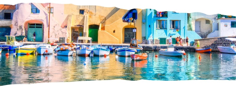 Foto da Costa Amalfitana com o mar azul do Mediterrâneo ao fundo