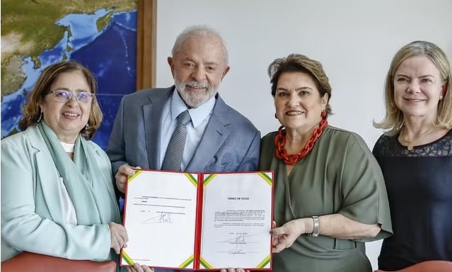 lula com gleice e a ministra marcia