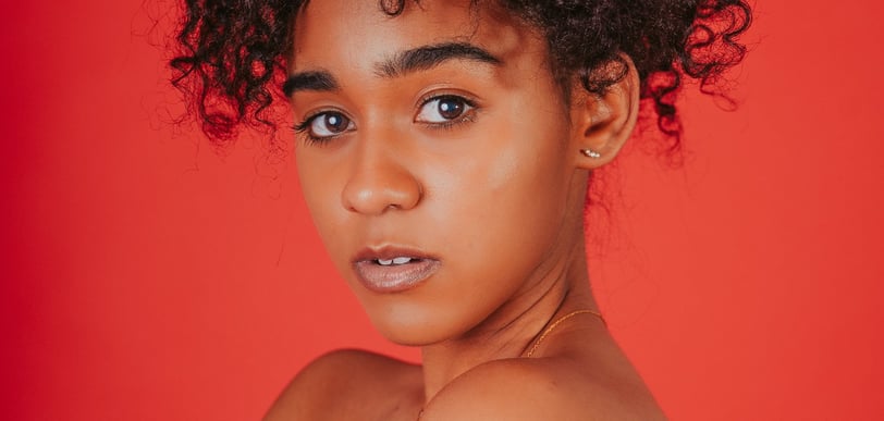 girl with curly hair