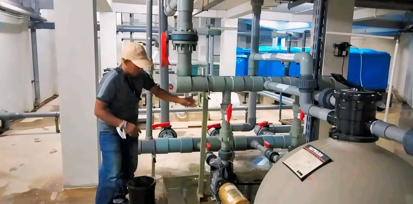 pemasangan pompa, filter dan instalasi kolam renang