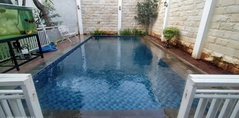 Kolam Renang dengan siste overflow buatan dayanapool