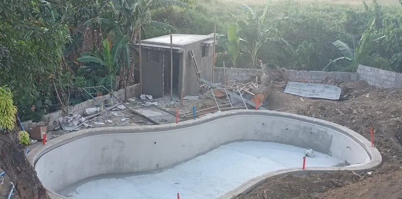 Pembuatan kolam renanag struktur beton oleh kontraktor kolam renang dayanapool