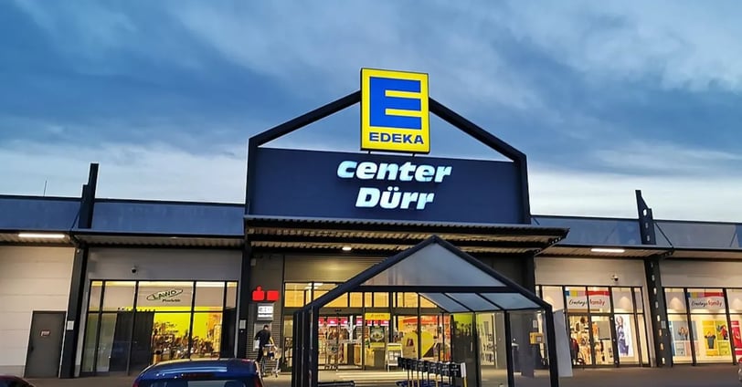 EDEKA Heart of St. Pauli partnership extended for youth development (Image: Triplec85, EDEKA E-Cente