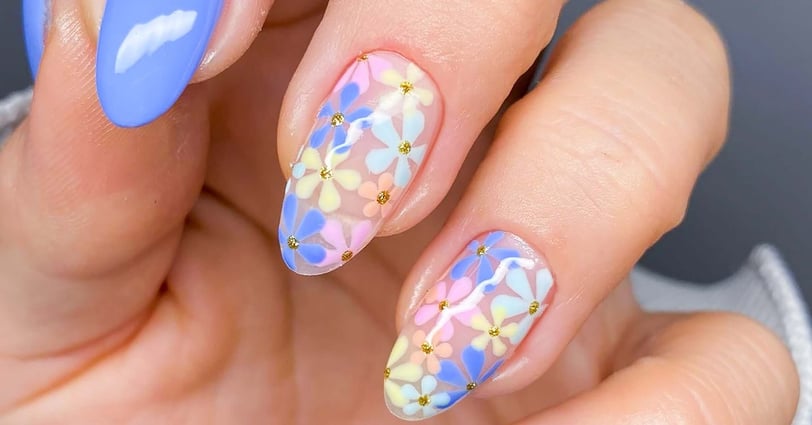 summer daisy nails
