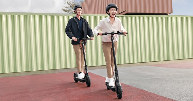 patinete electrico xiaomi 4 pro con dos personas