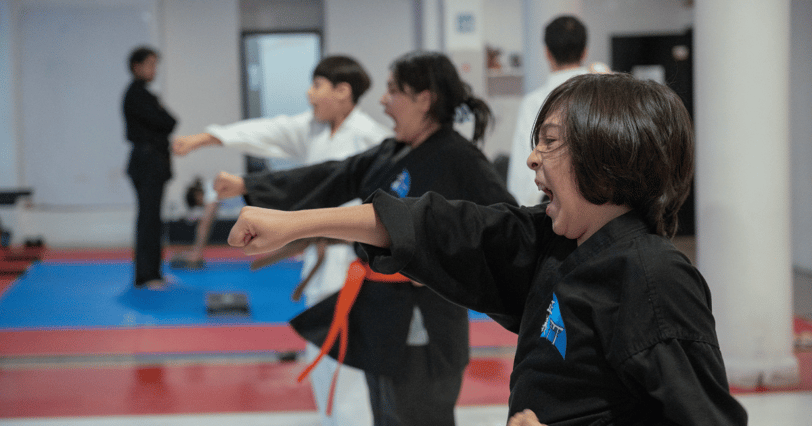 Actividades físicas para niños con bajo tono muscular: Cómo fortalecerlos con diversión y movimiento