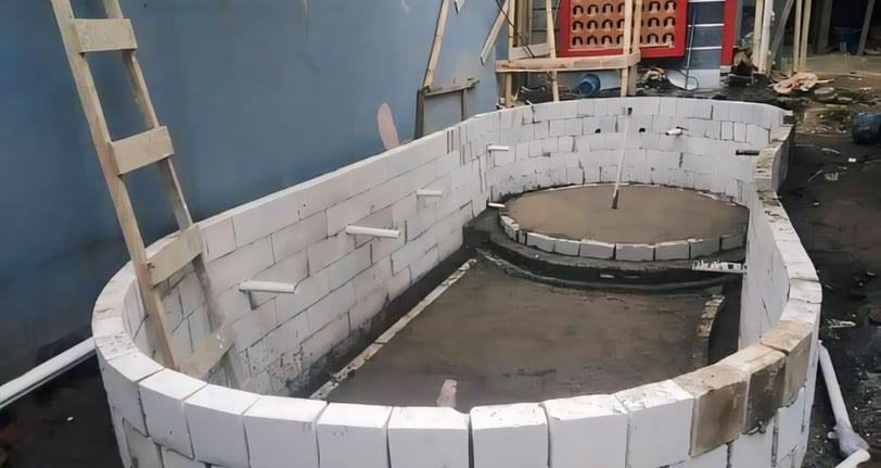 pembuatan kolam renang struktur beton.
