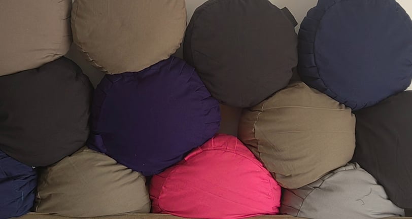 set of yoga zafu for rent