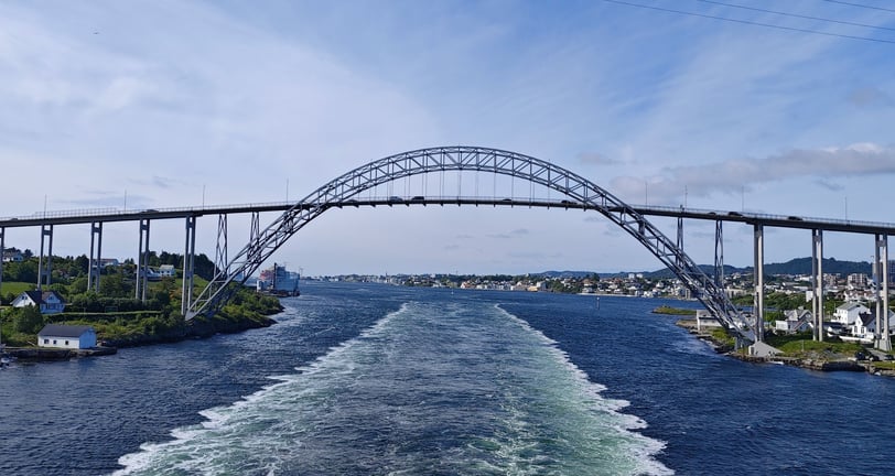 Bridge spanning a river in Norway