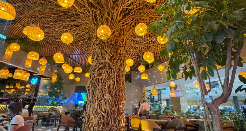 arbol para decoracion de interiores hecho con raíces 