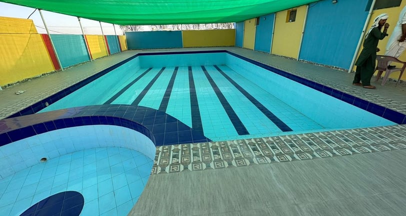 Large Swimming Pool