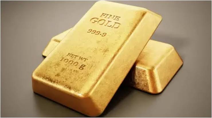 Gold Nears Record Highs Amid Election and Economic Uncertainty