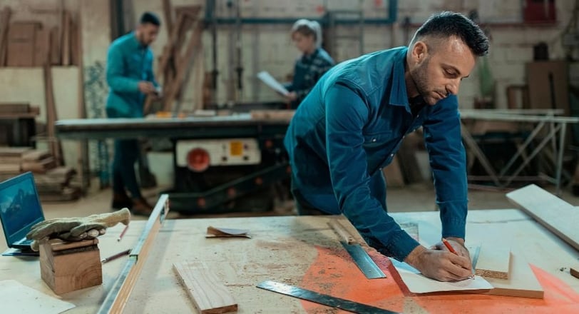 Skill tradesman creating a plan