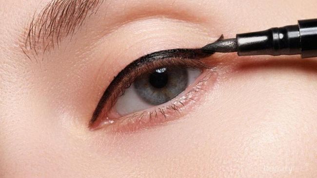 Jenis dan cara memakai eyeliner