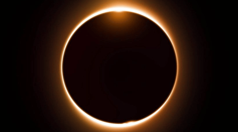 Imagem de um eclipse solar total