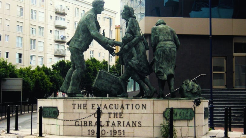 foto da praça de evacuação em Gibraltar