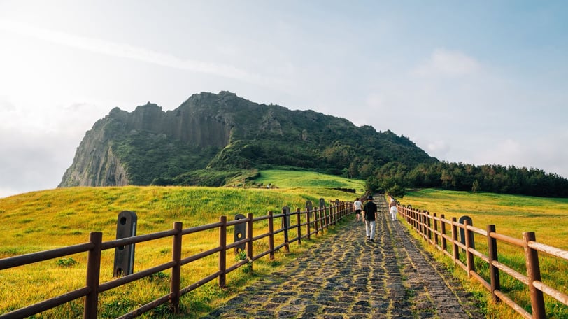 Vista da trilha em Seongsang, Jeju.