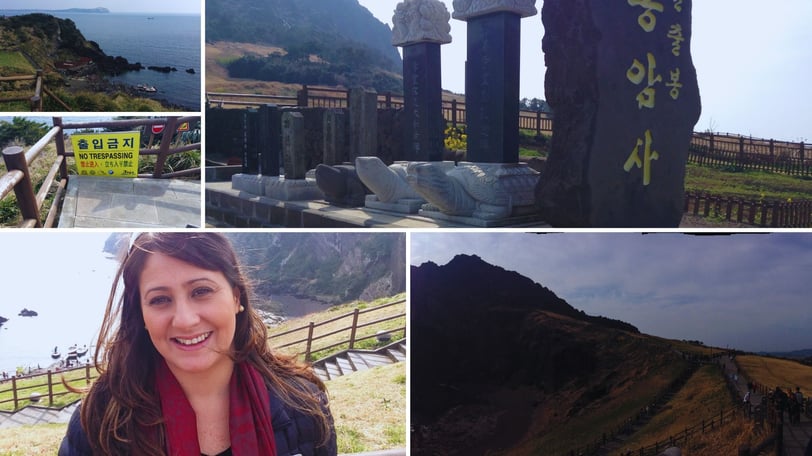 Autora na trilha de Seongsan Ilchulbong, em meio à paisagem vulcânica de Jeju.