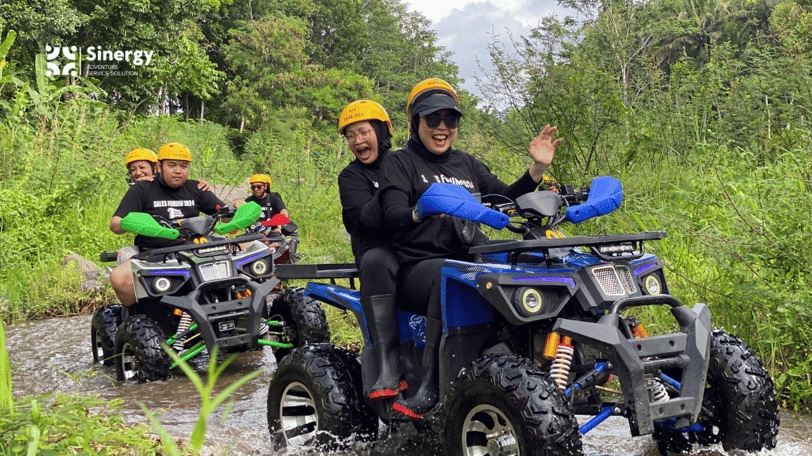ATV Kaliurang merapi melintasi sungai kalikuning jogja