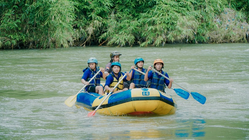 Arung jeram ringan di Sungai Elo cocok untuk pemula dan keluarga
