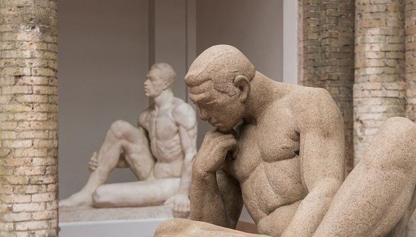 Detalhe de uma escultura contemporânea na Pinacoteca Contemporânea
