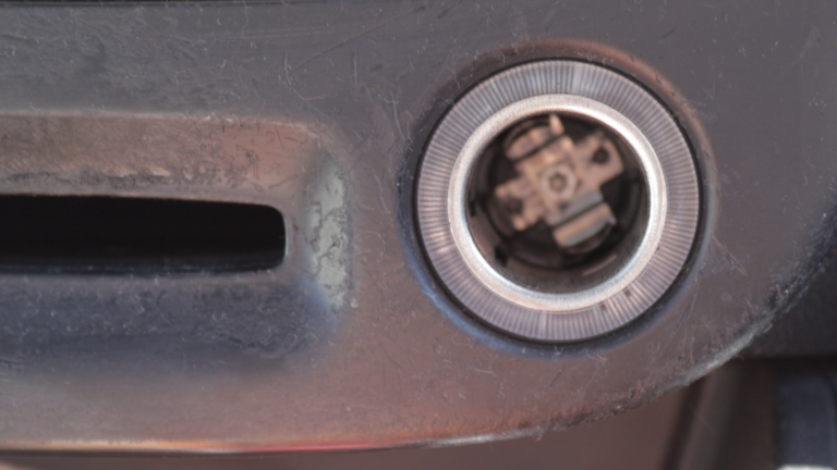 a close up of a car's front end of a car