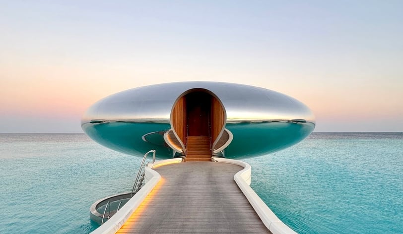 shebara-resort-overwater-villa