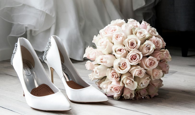 a bouquet of roses