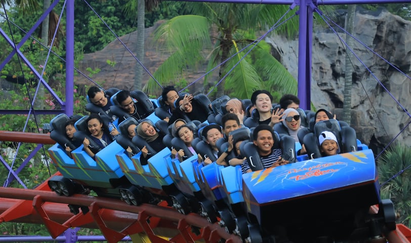 Di Atas Wahana Halilintar Dufan