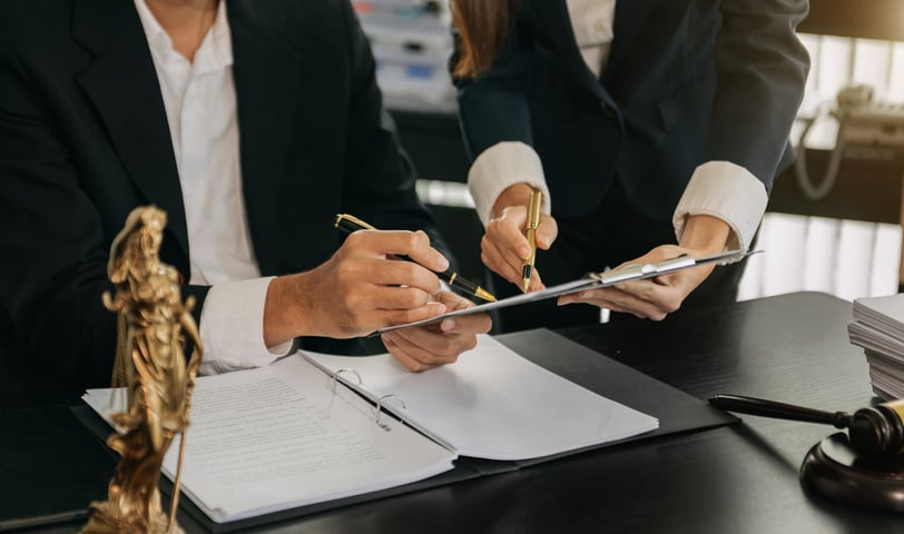 Business People lawyersdiscussing