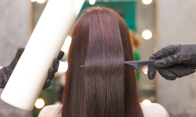 Lissage brésilien sur cheveux crépus, bonne idée ou pas ?