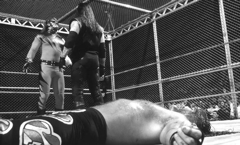 debutto Kane hell in a cell