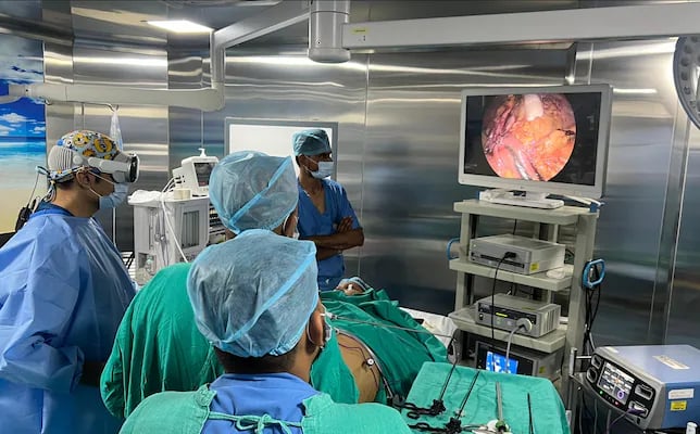 Dr Mohit Bhandari and his team using Apple Vision Pro during the surgery