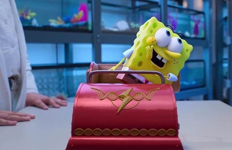 Personagens de Bob Esponja em um painel temático MIS Experience