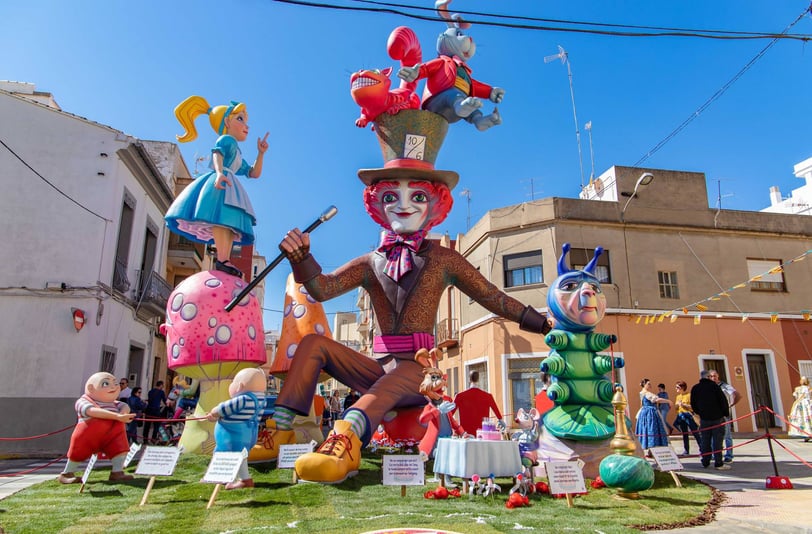 Foto de una falla grande de Cullera (foto descargada del sitio web https://visit-cullera.es/