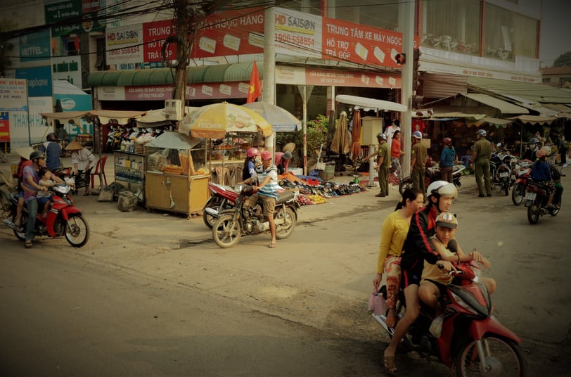 "What a Child Sees" in Ho Chi Minh City, Vietnam Nikon D5100 24mm ISO-800 f/3.8 1/800 sec