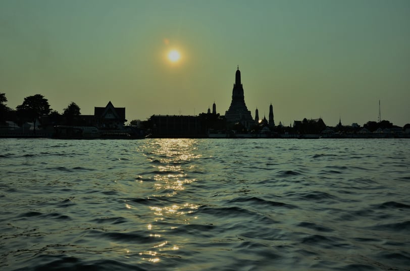 "An Emerald Sunset over Bangkok" in Bangkok, Thailand Nikon D5100 27mm f/8 ISO-200 1/2000 sec