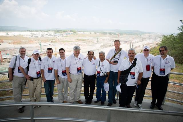 grupo de prácticos en congreso