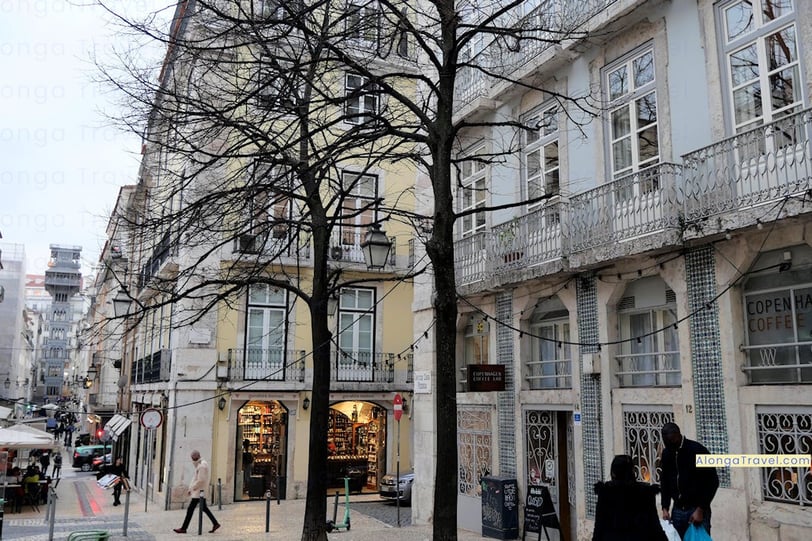 Busy modern grid-like layout streets in Baixawith beautiful balconies on Pombaline style buildings