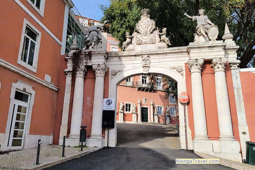 Pink building with statues - Hospital de São José built during Pombaline reforms