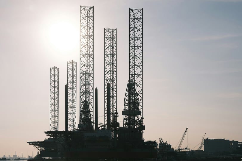Oil rig near Singapur