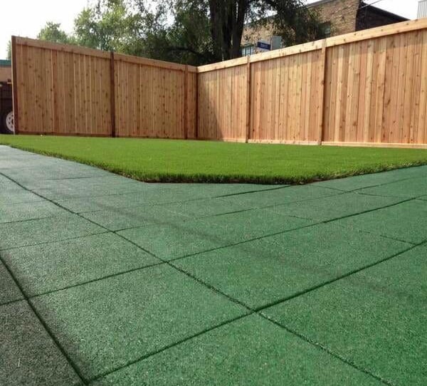 Piso de borracha em placas para playground colorido verde terracota azul cinza amortece quedas