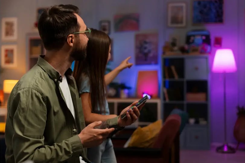 Casa inteligente iluminada à noite
