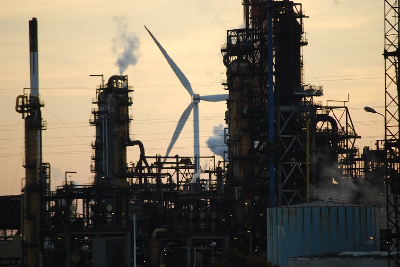 Industrialocène : Raffinerie des Flandres dans la périphérie de Dunkerque (nord de la France)
