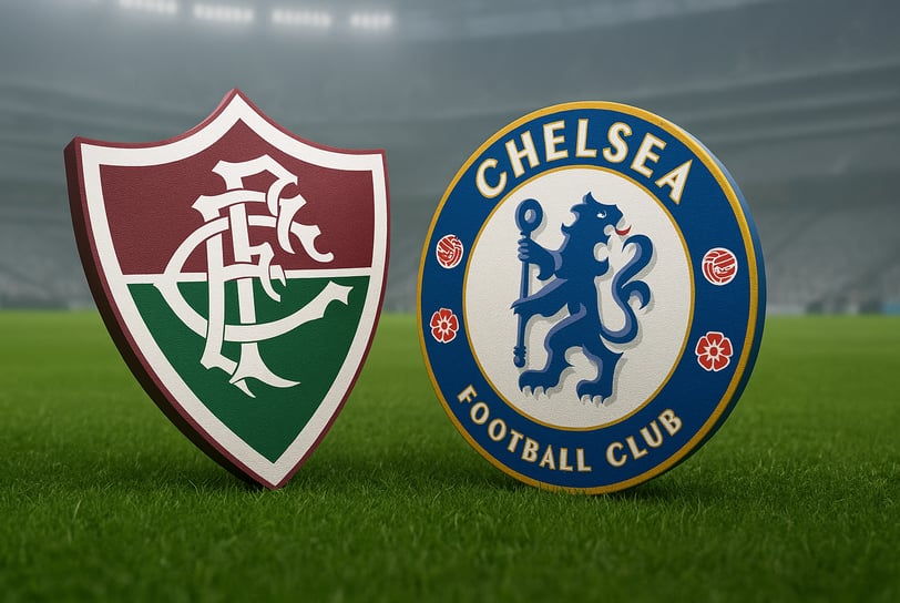 escudos de fluminense e chelsea sobre gramado 