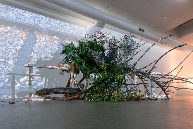 Hedy Leung's 'Sogetsu Ikebana 3 x 7 = 21' performance-installation  at Atelier Mondial, Basel.